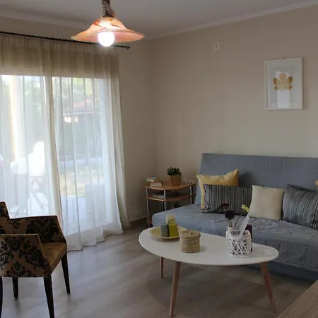 펜션 Yellow House, 400 M From The 알리카나스